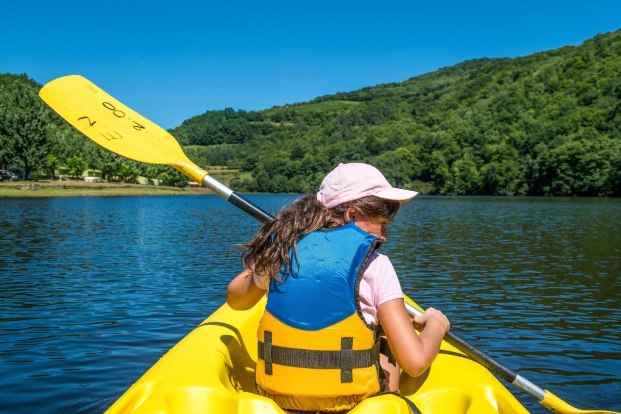Camping Le château du gibanel Saint-Martial-Entraygues Bagian luar foto