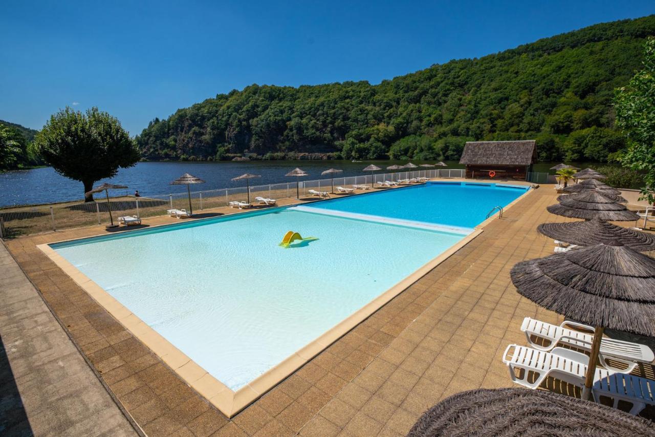 Camping Le château du gibanel Saint-Martial-Entraygues Bagian luar foto
