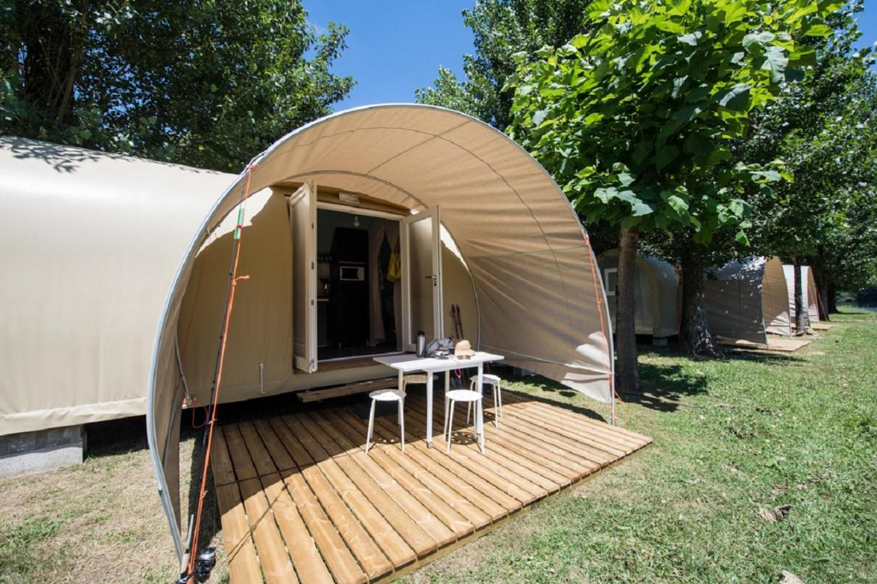 Camping Le château du gibanel Saint-Martial-Entraygues Bagian luar foto