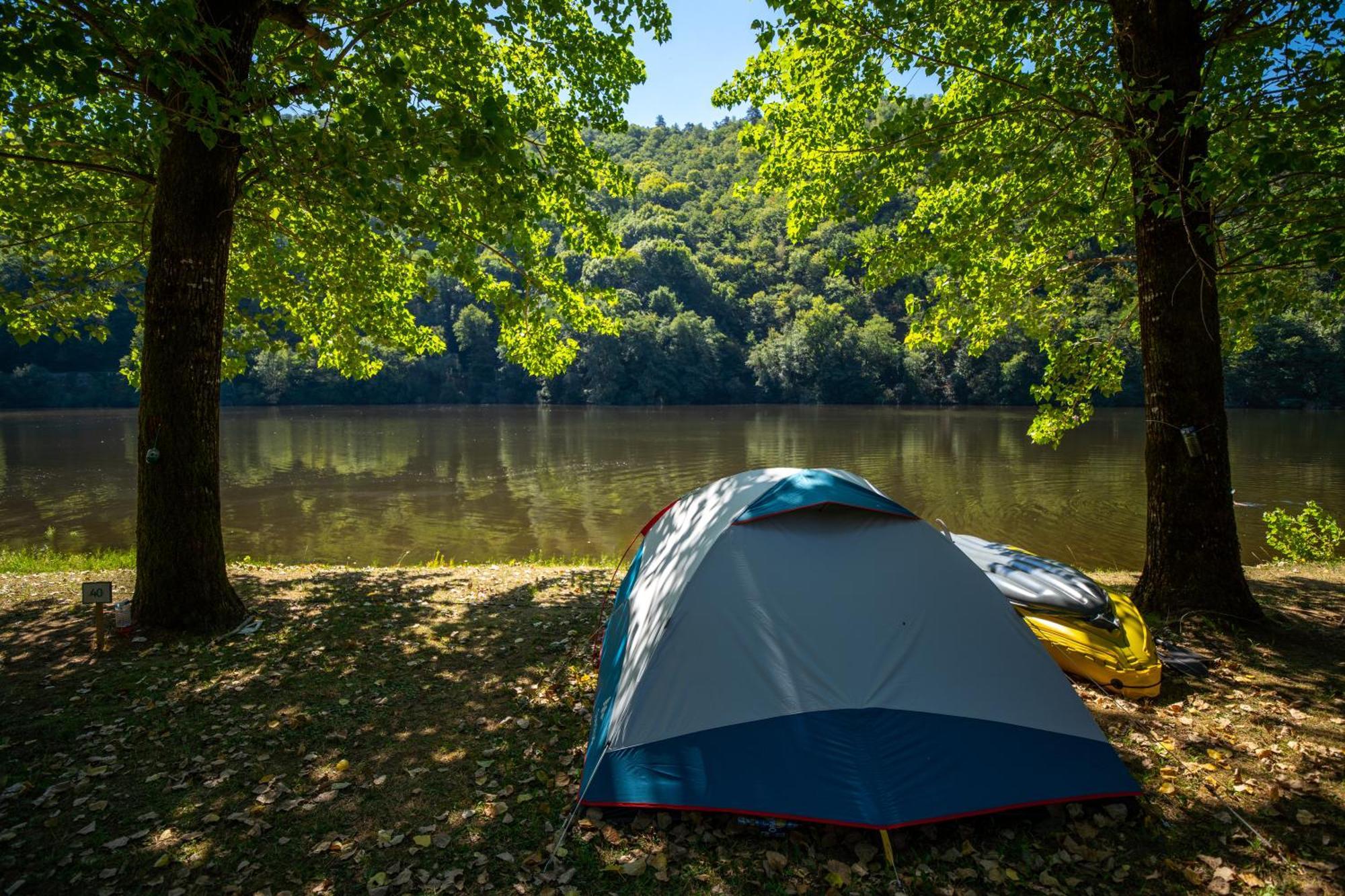 Camping Le château du gibanel Saint-Martial-Entraygues Bagian luar foto