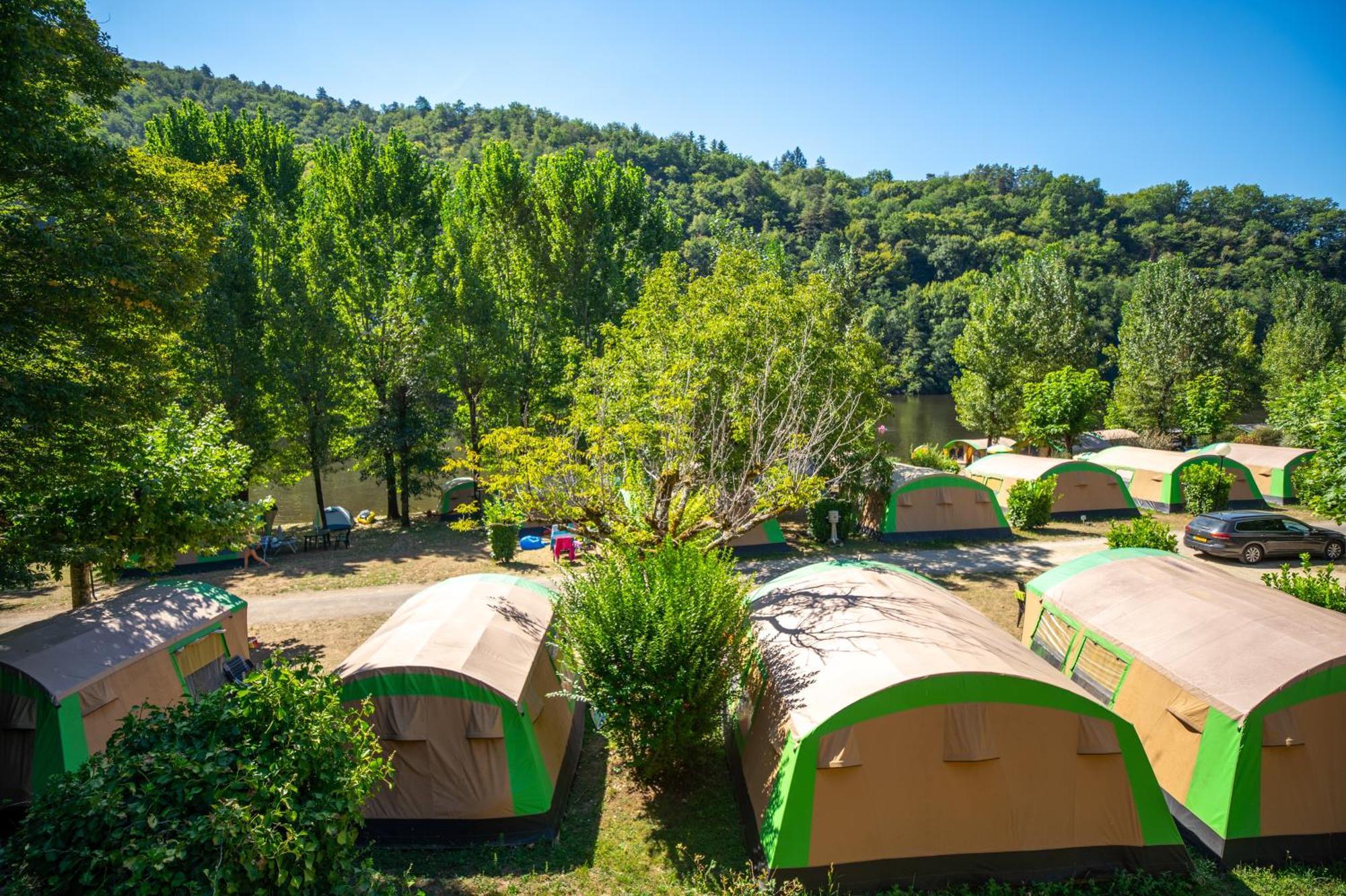 Camping Le château du gibanel Saint-Martial-Entraygues Bagian luar foto