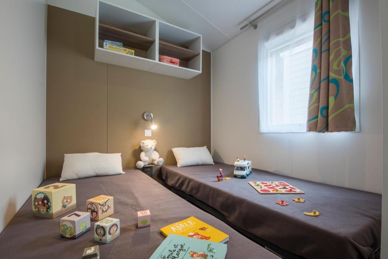 Camping Le château du gibanel Saint-Martial-Entraygues Bagian luar foto